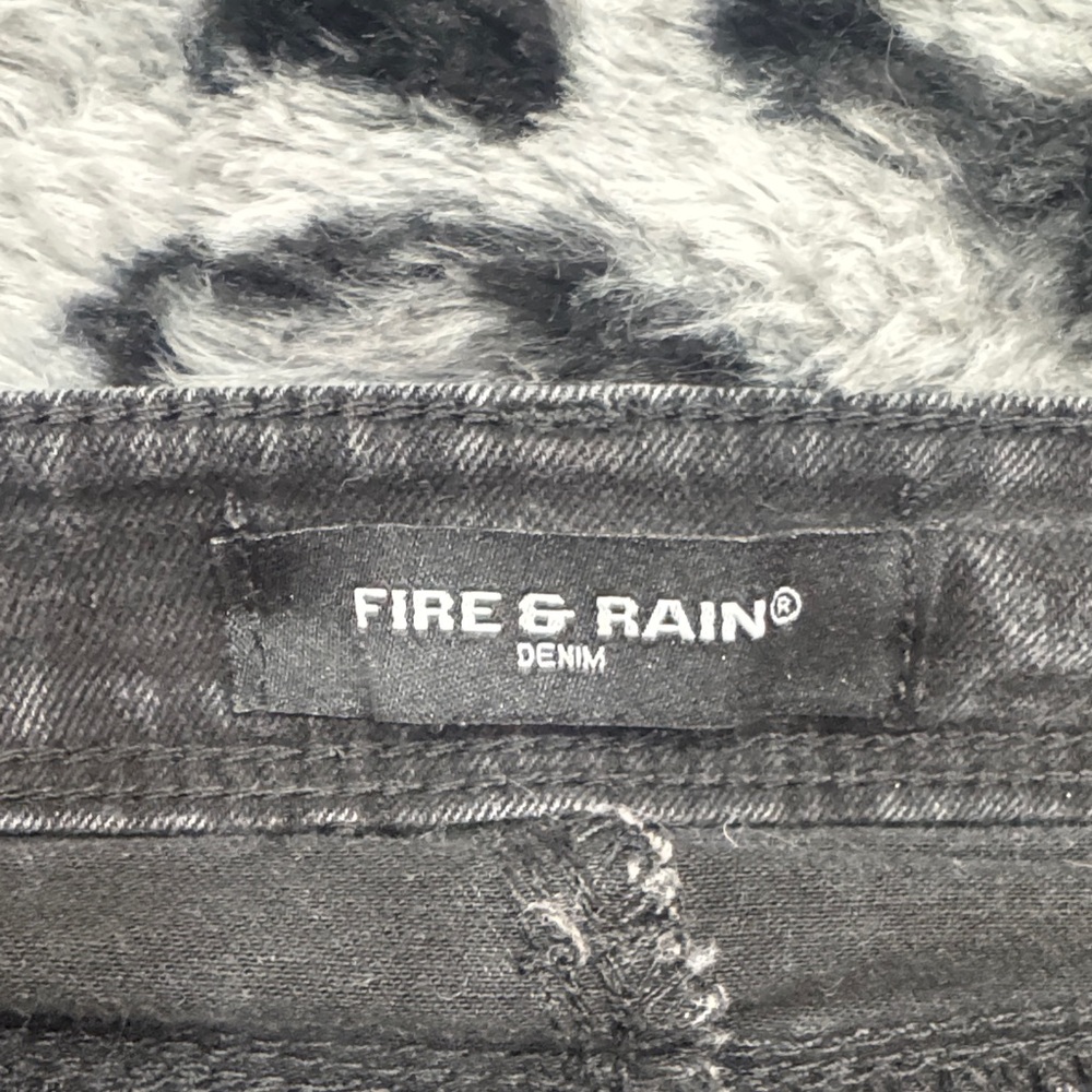 Fire & Rain Stylish Black Distressed Denim Shorts - Picture 2 of 6